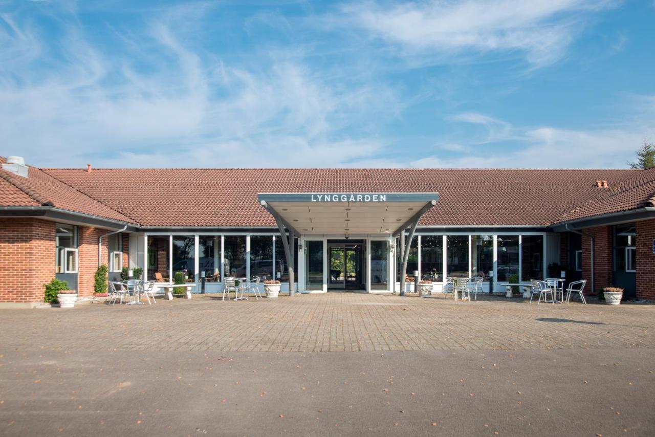 Hotel Lynggaarden Herning Exterior foto